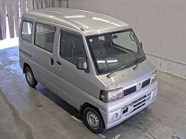 NISSAN CLIPPER VAN