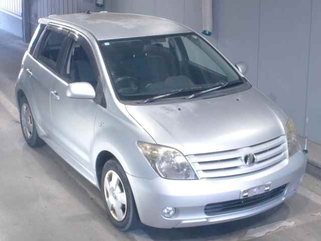 TOYOTA IST