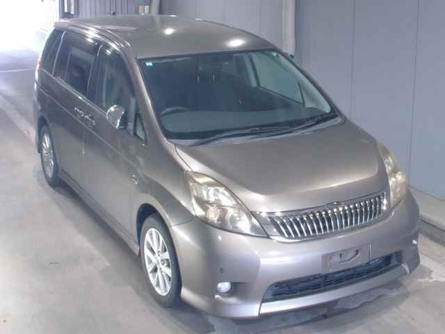 TOYOTA ISIS
