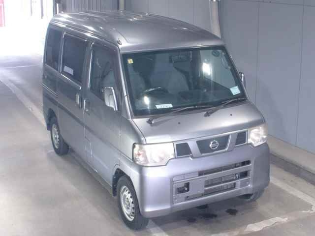 NISSAN CLIPPER VAN