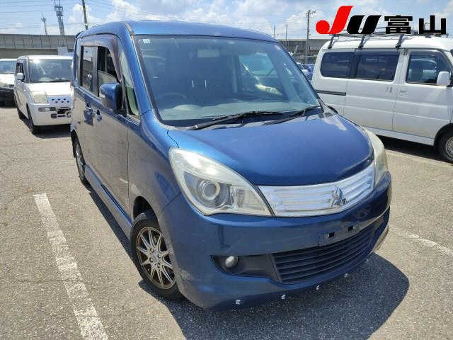 MITSUBISHI DELICA D2