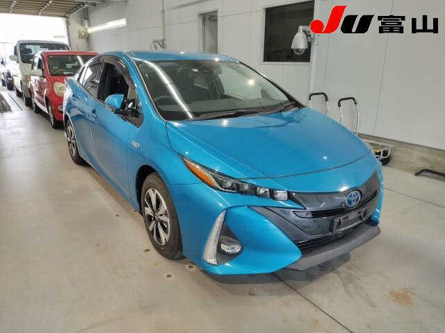 TOYOTA PRIUS PHV