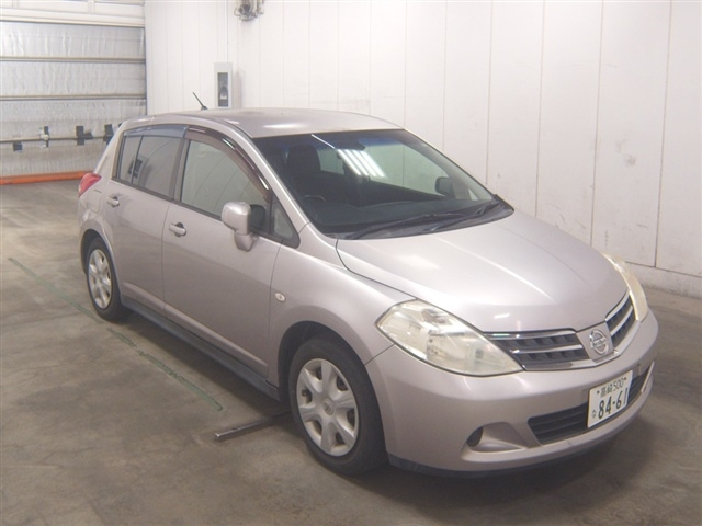 NISSAN TIIDA