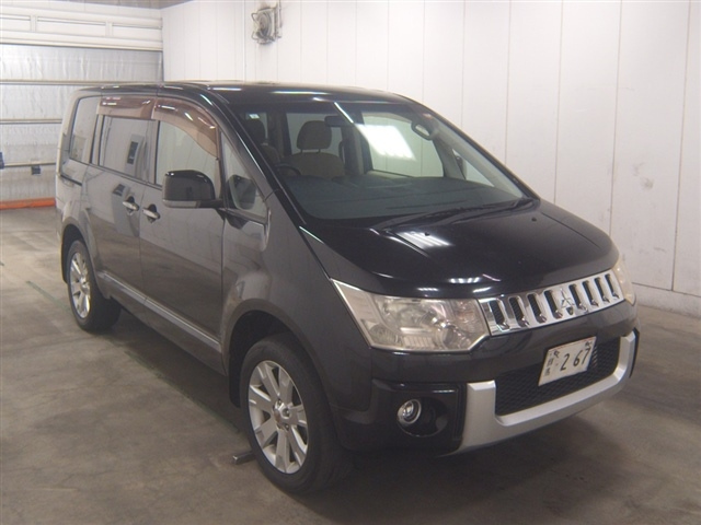 MITSUBISHI DELICA D5