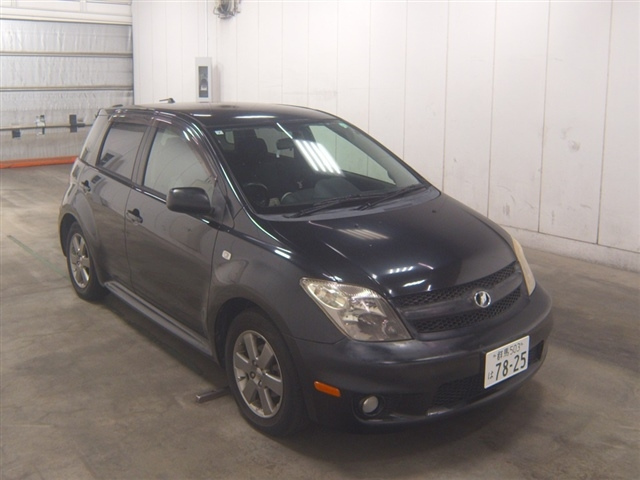 TOYOTA IST