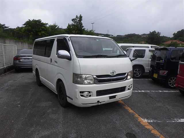 TOYOTA HIACE VAN