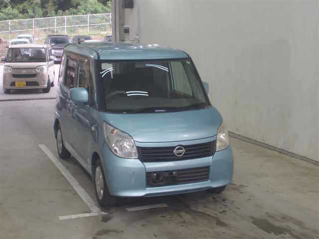 NISSAN ROOX
