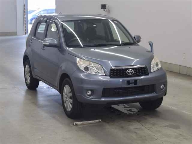 TOYOTA RUSH