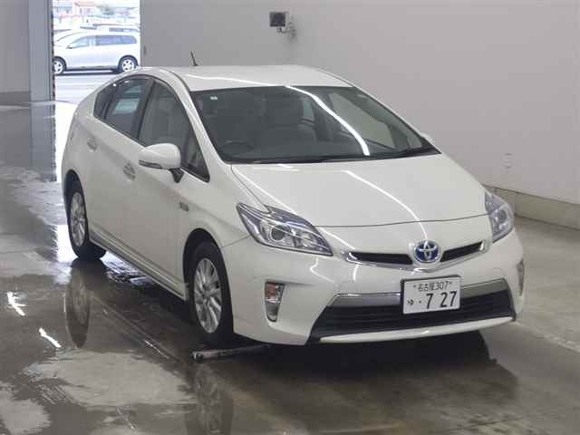 TOYOTA PRIUS PHV