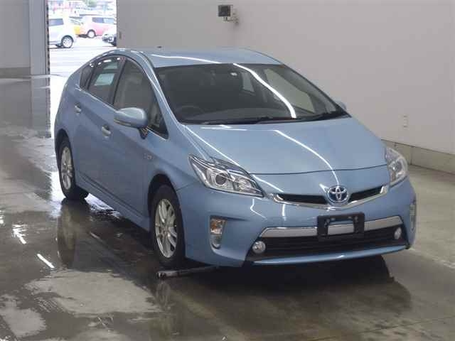 TOYOTA PRIUS PHV