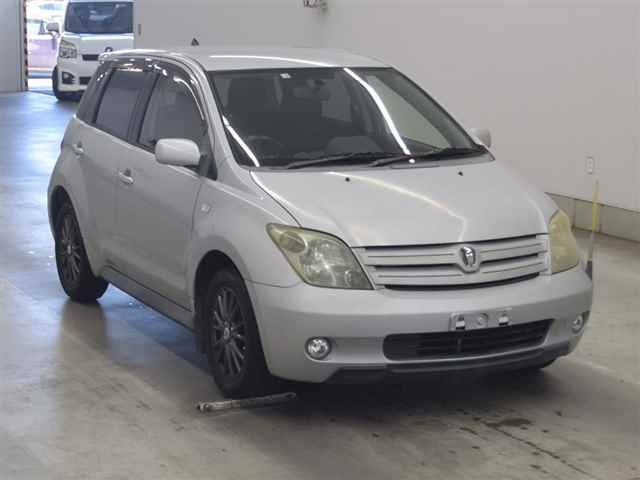 TOYOTA IST