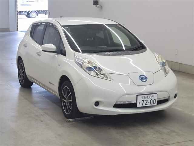 NISSAN LEAF