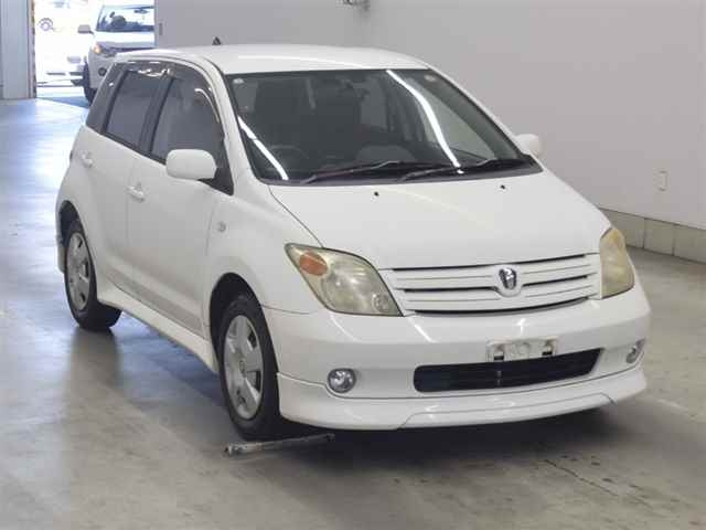TOYOTA IST