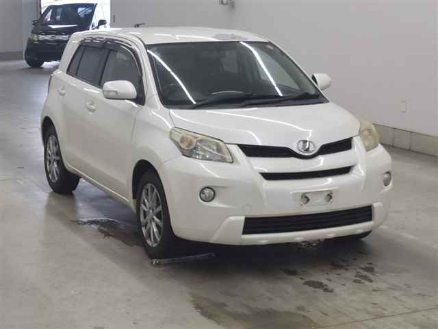 TOYOTA IST