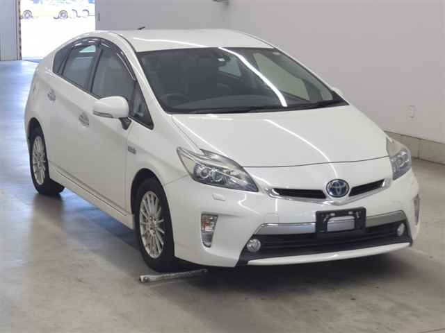 TOYOTA PRIUS PHV