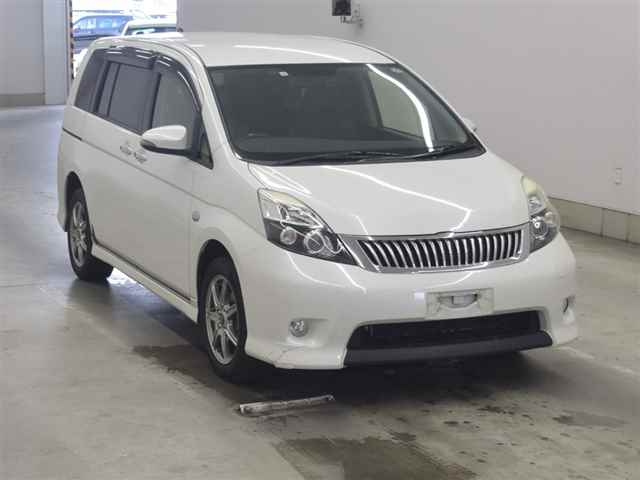 TOYOTA ISIS