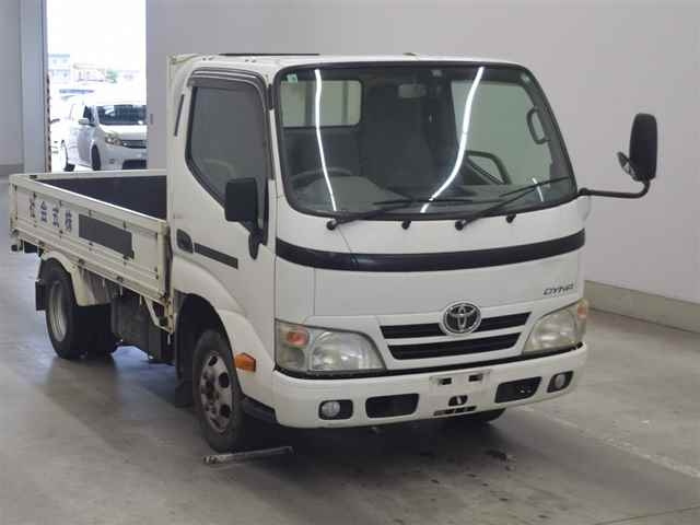 TOYOTA DYNA