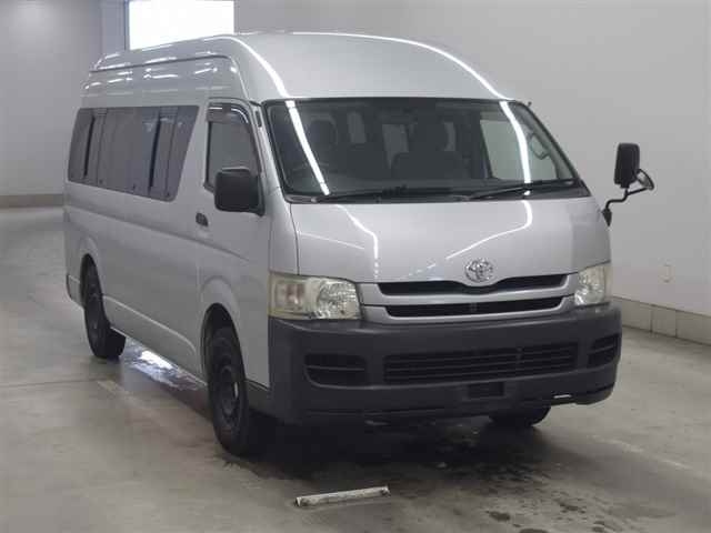 TOYOTA HIACE