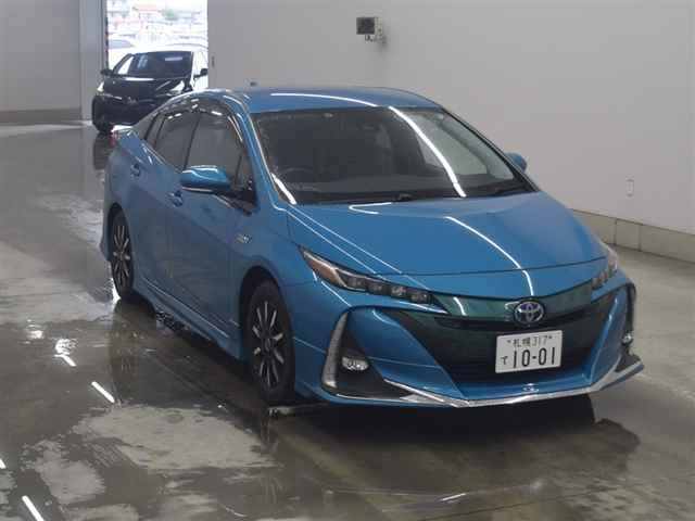 TOYOTA PRIUS PHV