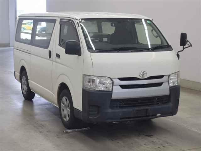 TOYOTA HIACE VAN