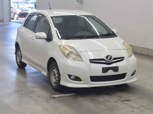 TOYOTA VITZ