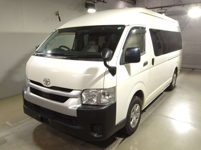TOYOTA HIACE