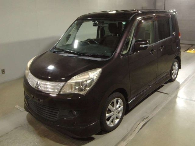 MITSUBISHI DELICA D2