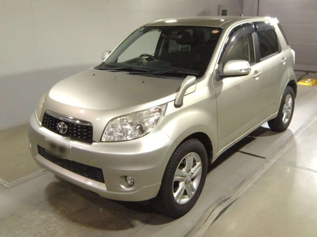TOYOTA RUSH