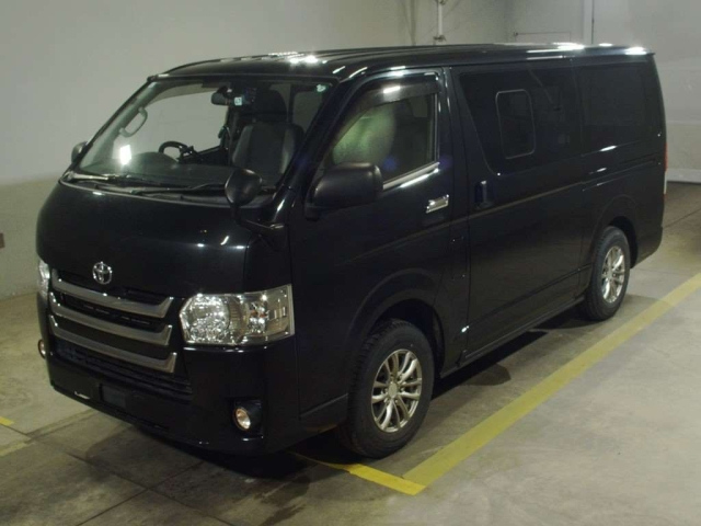 TOYOTA HIACE VAN