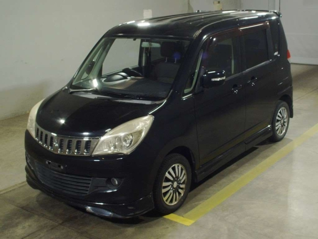 MITSUBISHI DELICA D2