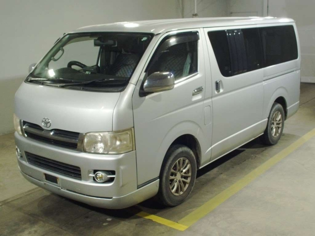 TOYOTA HIACE VAN