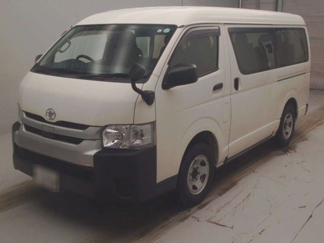 TOYOTA HIACE