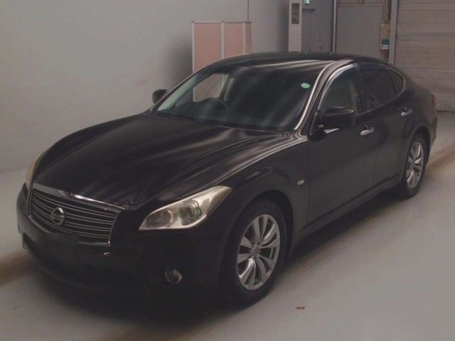 NISSAN FUGA