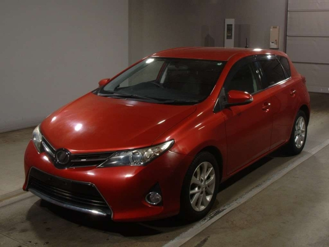 TOYOTA AURIS
