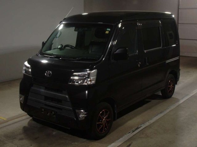TOYOTA PIXIS VAN