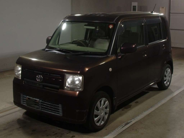 TOYOTA PIXIS SPACE