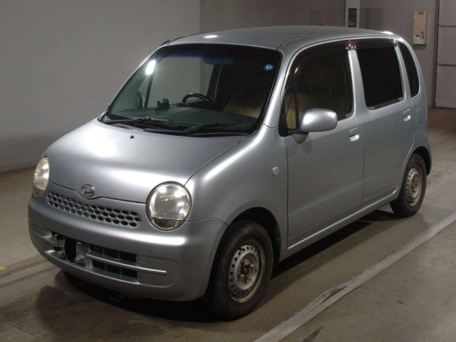 DAIHATSU MOVE LATTE