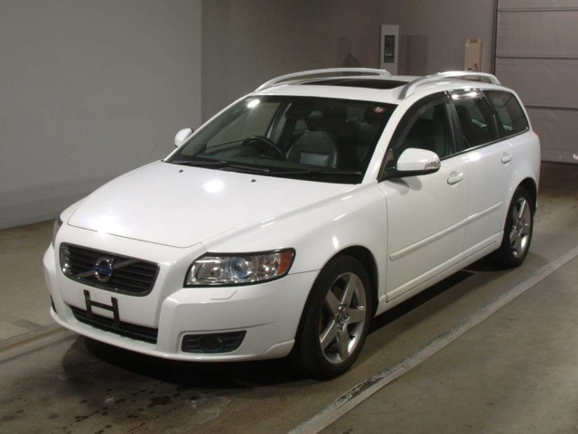 VOLVO V50