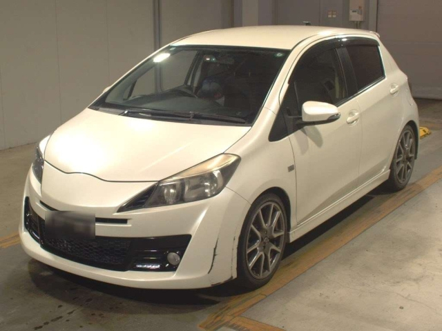TOYOTA VITZ