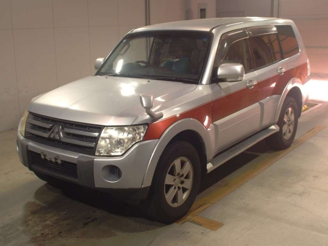MITSUBISHI PAJERO