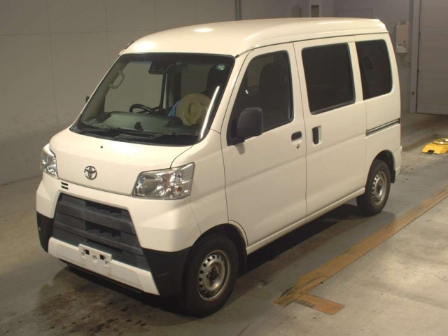 TOYOTA PIXIS VAN