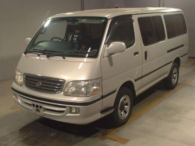TOYOTA HIACE