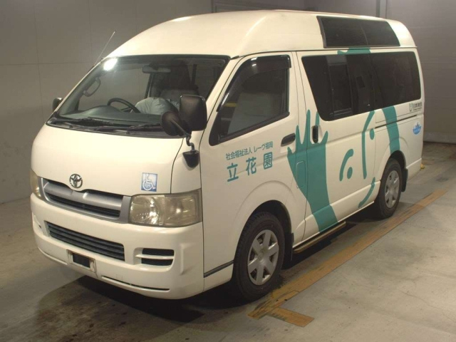 TOYOTA HIACE VAN