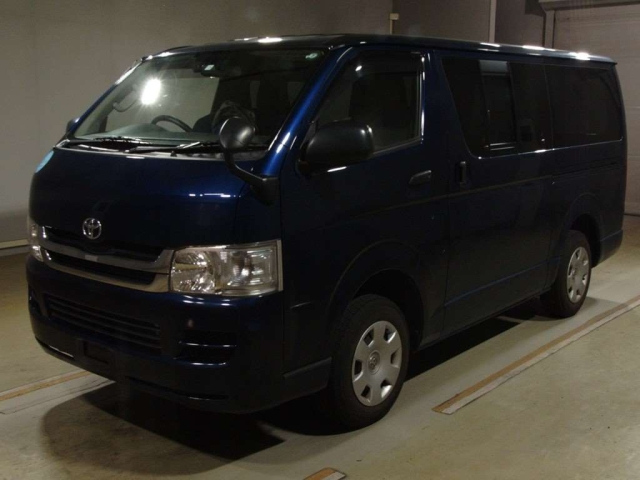 TOYOTA HIACE VAN