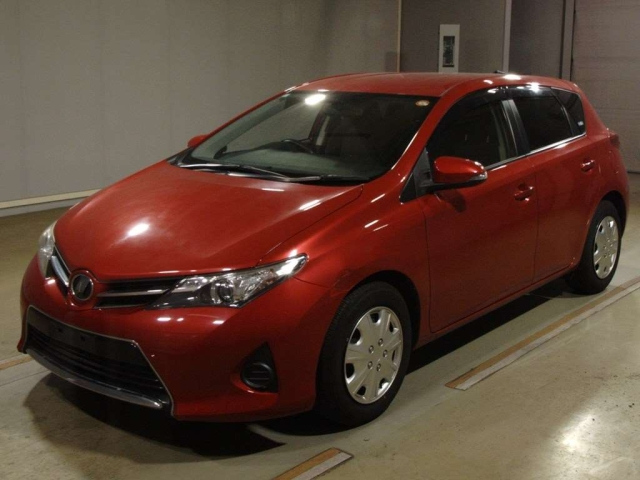 TOYOTA AURIS