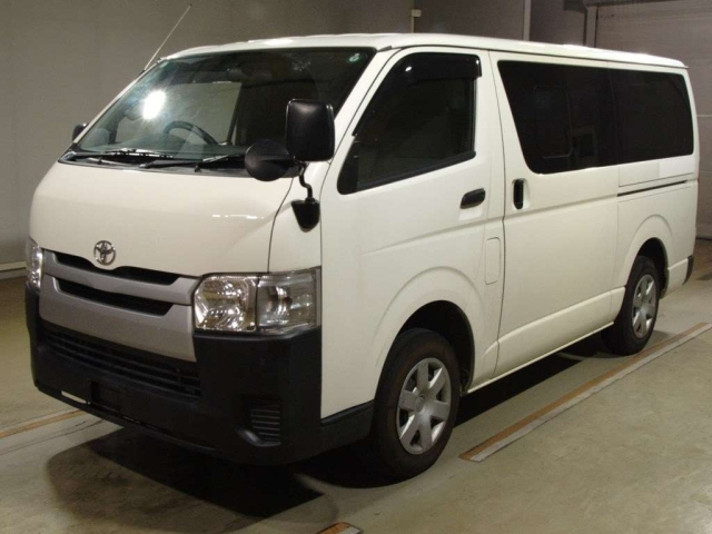 TOYOTA HIACE VAN