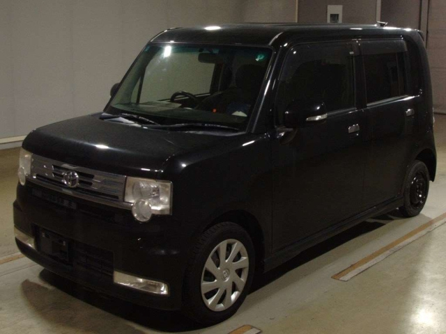 TOYOTA PIXIS SPACE