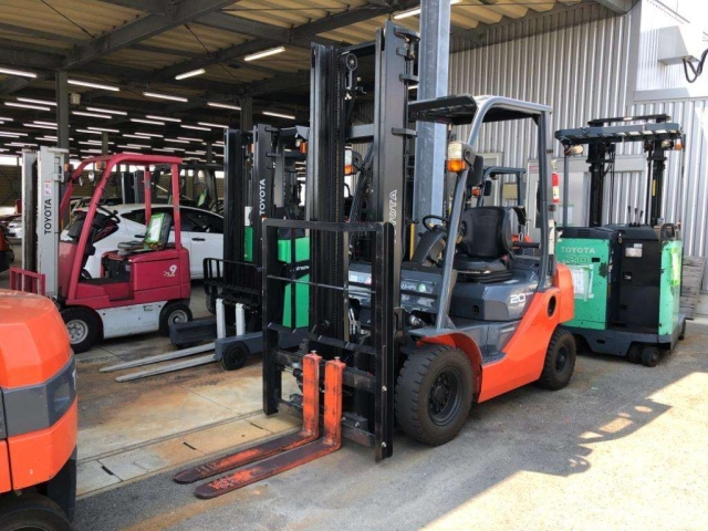 TOYOTA FORKLIFT