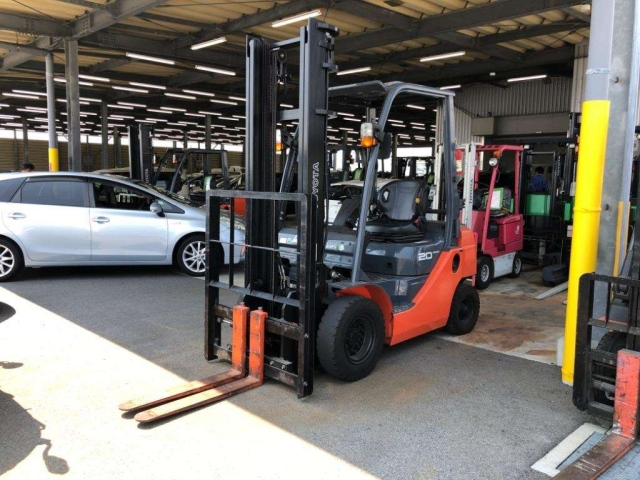 TOYOTA FORKLIFT