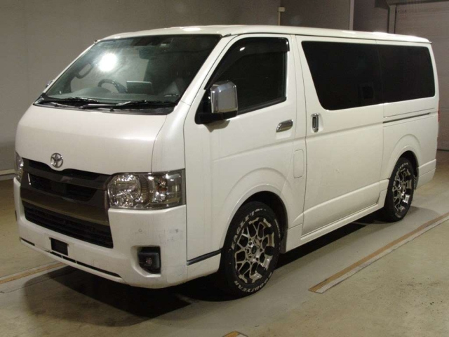 TOYOTA HIACE VAN
